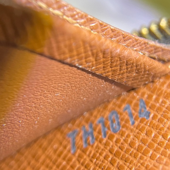 LOUIS VUITTON Authentic Monogram Zippy Clutch/Wallet - Picture 10 of 11